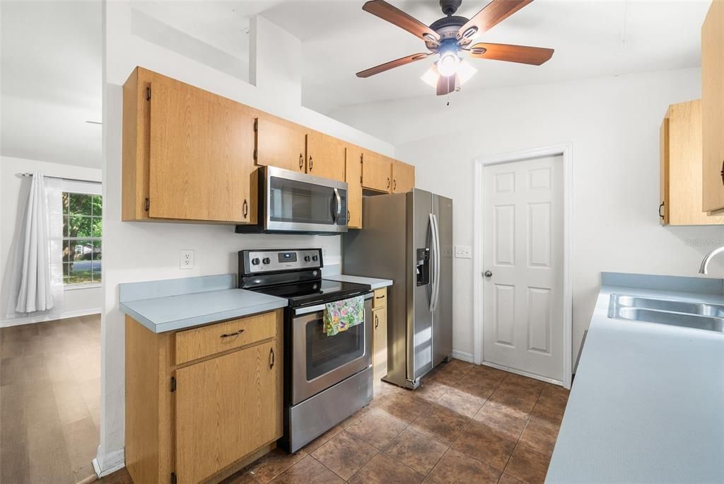 For Sale: $244,500 (3 beds, 2 baths, 1165 Square Feet)