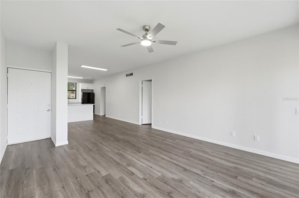 En Venta: $229,900 (2 camas, 2 baños, 1090 Pies cuadrados)