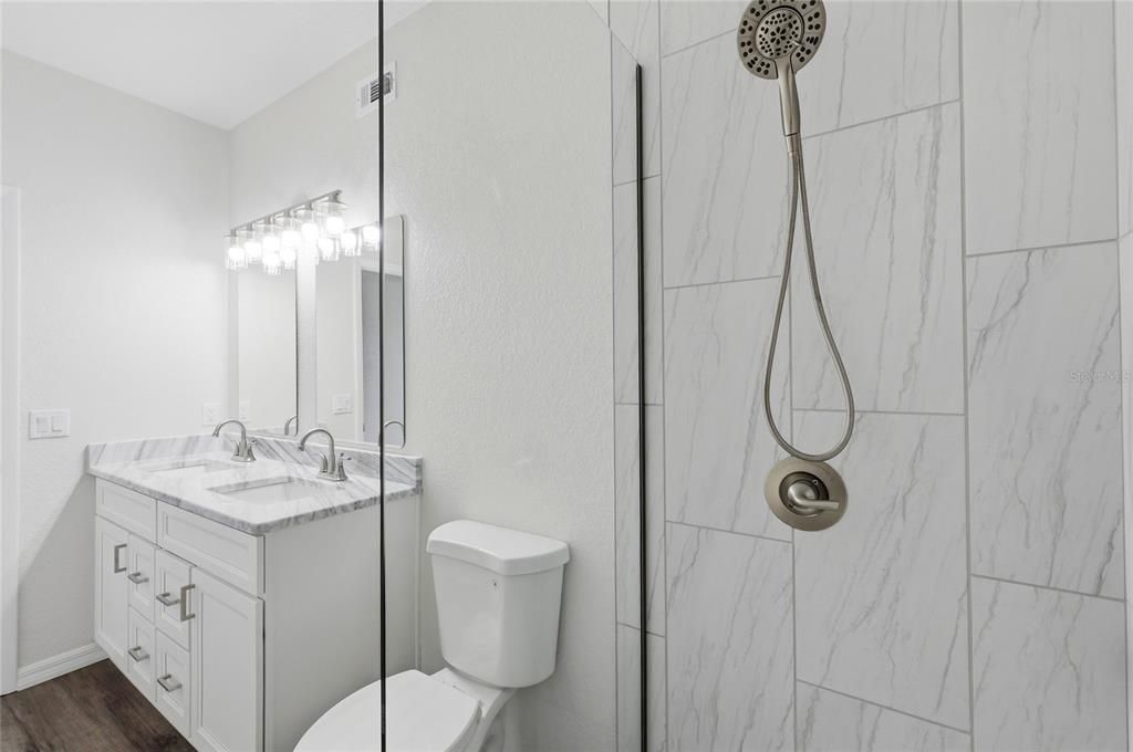 En Venta: $229,900 (2 camas, 2 baños, 1090 Pies cuadrados)