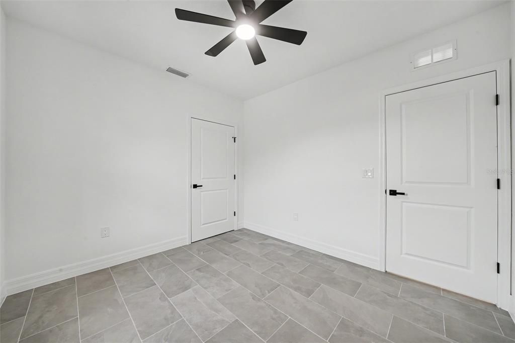 На продажу: $259,999 (3 спален, 2 ванн, 1140 Квадратных фут)