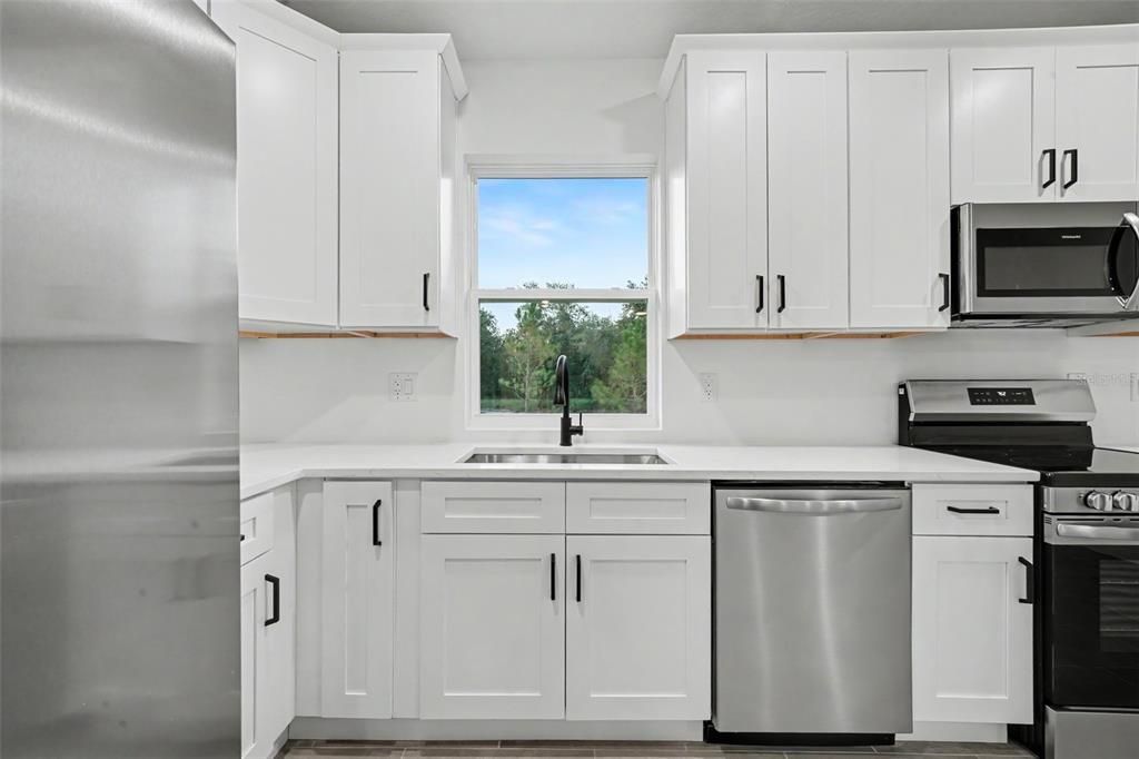 На продажу: $259,999 (3 спален, 2 ванн, 1140 Квадратных фут)