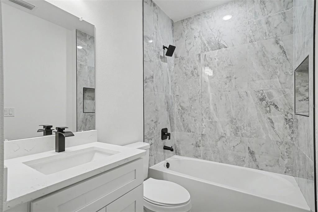 На продажу: $259,999 (3 спален, 2 ванн, 1140 Квадратных фут)