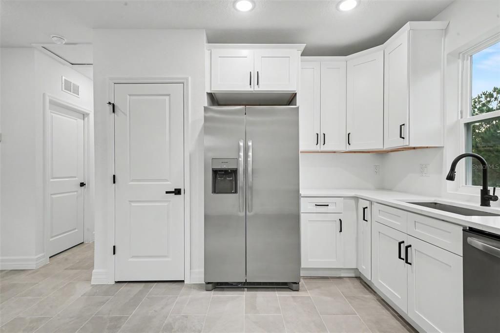 На продажу: $259,999 (3 спален, 2 ванн, 1140 Квадратных фут)