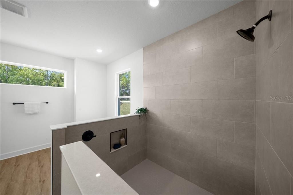 En Venta: $599,990 (5 camas, 3 baños, 2637 Pies cuadrados)