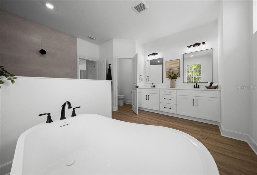 En Venta: $599,990 (5 camas, 3 baños, 2637 Pies cuadrados)