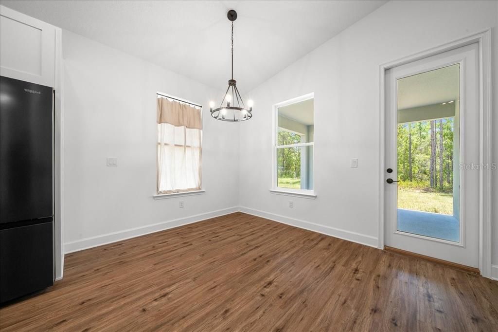 На продажу: $424,900 (4 спален, 3 ванн, 2061 Квадратных фут)