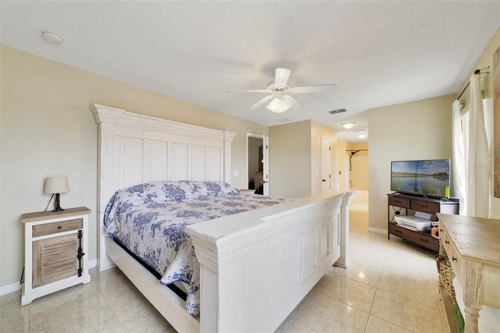 Active With Contract: $425,000 (3 beds, 2 baths, 1858 Square Feet)