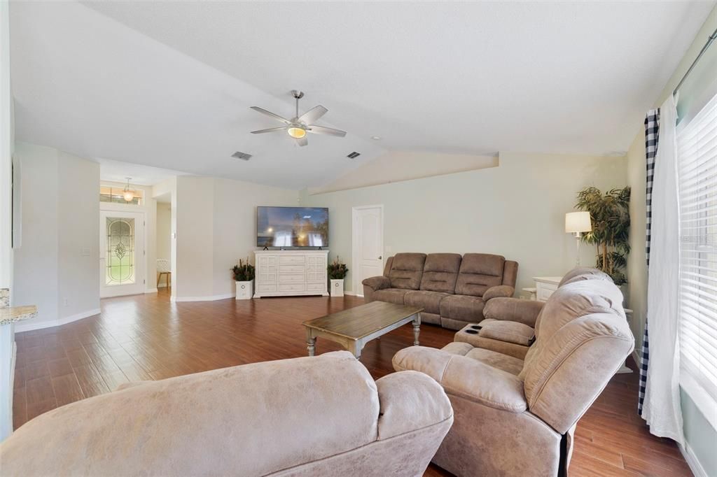 Active With Contract: $425,000 (3 beds, 2 baths, 1858 Square Feet)