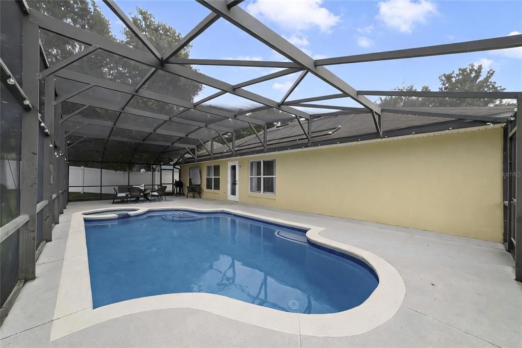 Active With Contract: $425,000 (3 beds, 2 baths, 1858 Square Feet)