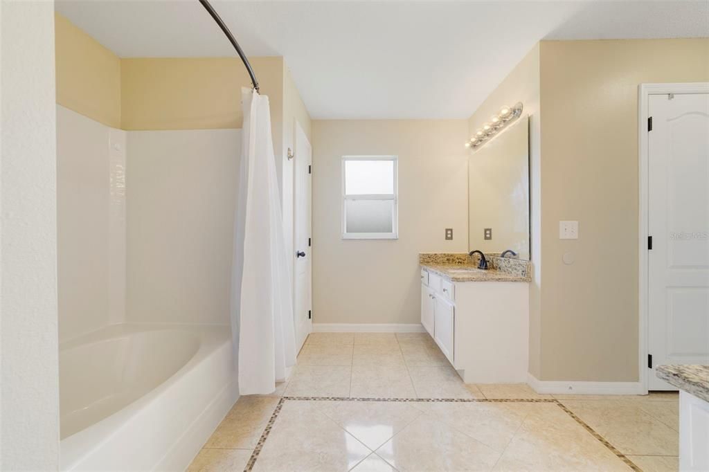 Active With Contract: $425,000 (3 beds, 2 baths, 1858 Square Feet)