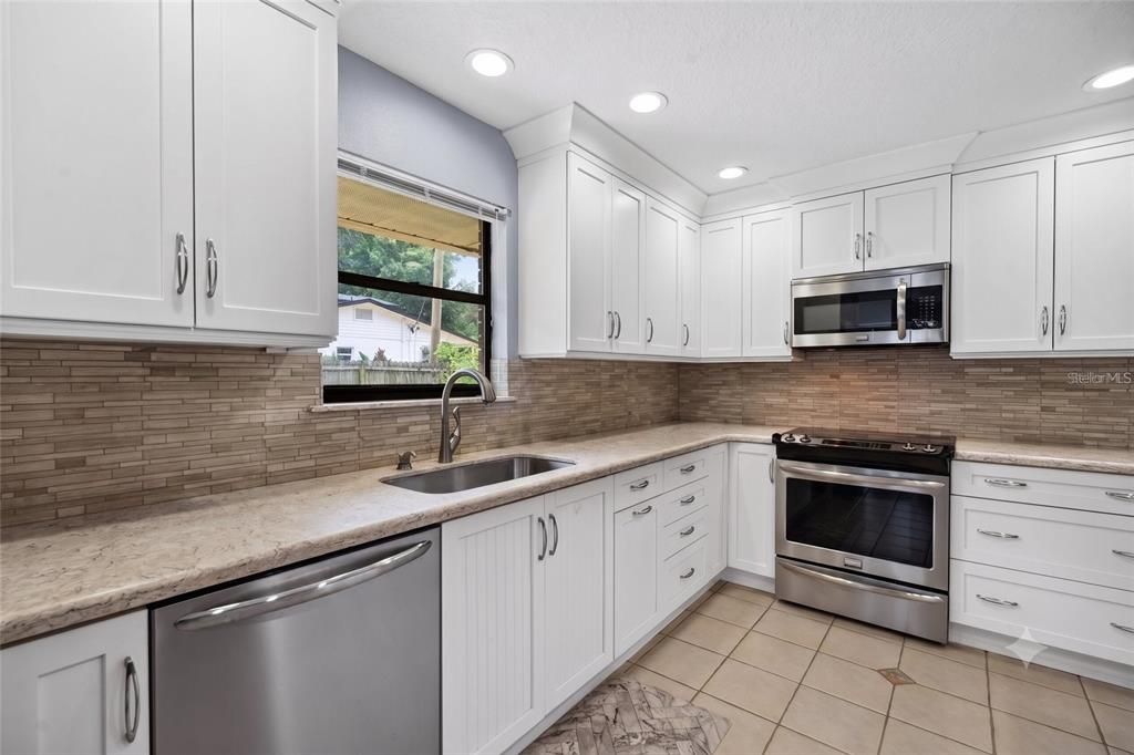 For Sale: $630,000 (3 beds, 2 baths, 1811 Square Feet)