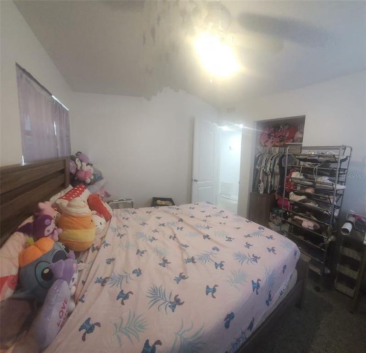 For Sale: $240,000 (4 beds, 2 baths, 1045 Square Feet)