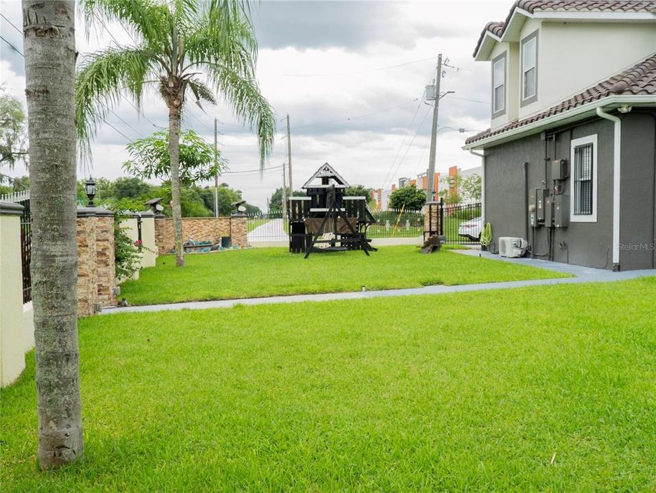 For Sale: $1,399,000 (5 beds, 4 baths, 4373 Square Feet)