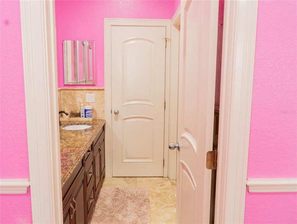 For Sale: $1,399,000 (5 beds, 4 baths, 4373 Square Feet)