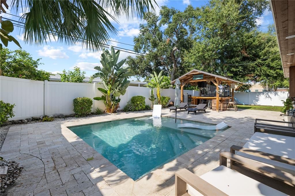 En Venta: $675,000 (3 camas, 3 baños, 1660 Pies cuadrados)