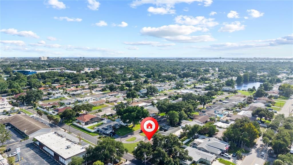 En Venta: $675,000 (3 camas, 3 baños, 1660 Pies cuadrados)