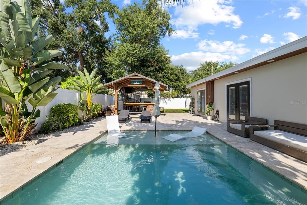 En Venta: $675,000 (3 camas, 3 baños, 1660 Pies cuadrados)