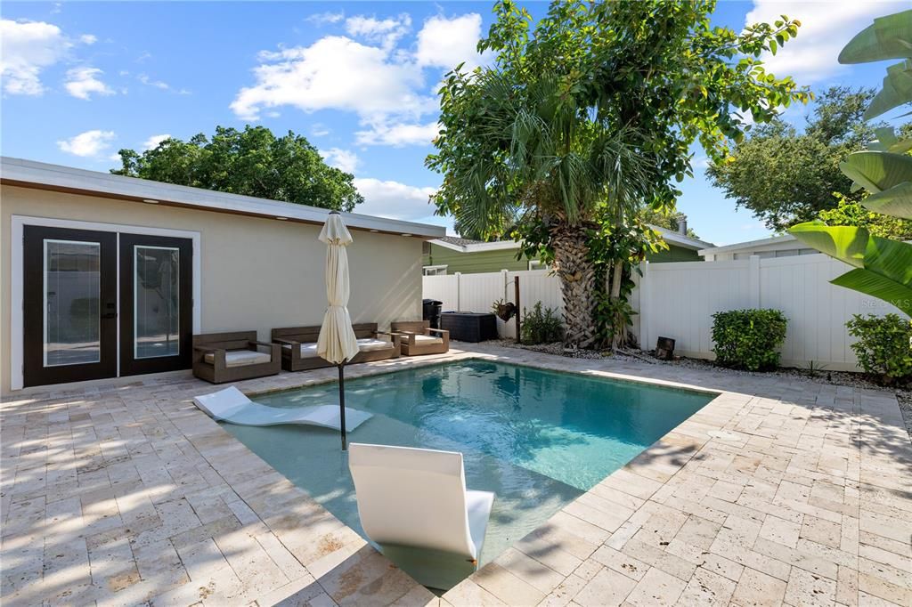 En Venta: $675,000 (3 camas, 3 baños, 1660 Pies cuadrados)