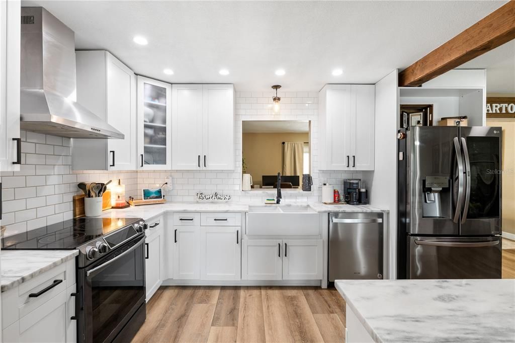 En Venta: $675,000 (3 camas, 3 baños, 1660 Pies cuadrados)