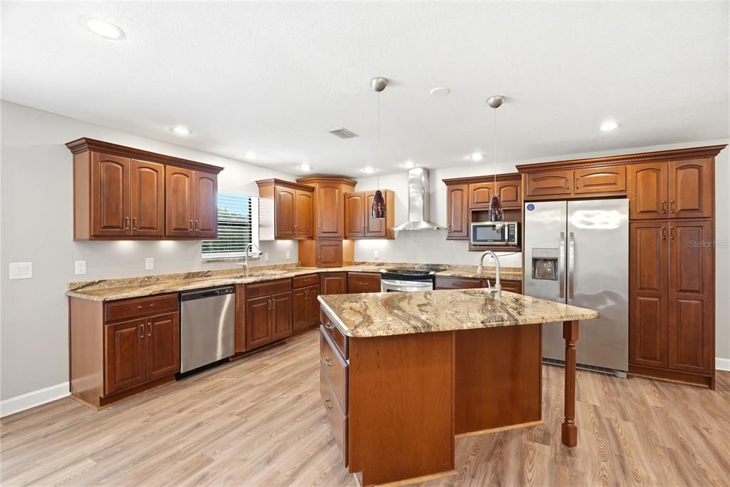 En Venta: $465,000 (3 camas, 2 baños, 2079 Pies cuadrados)