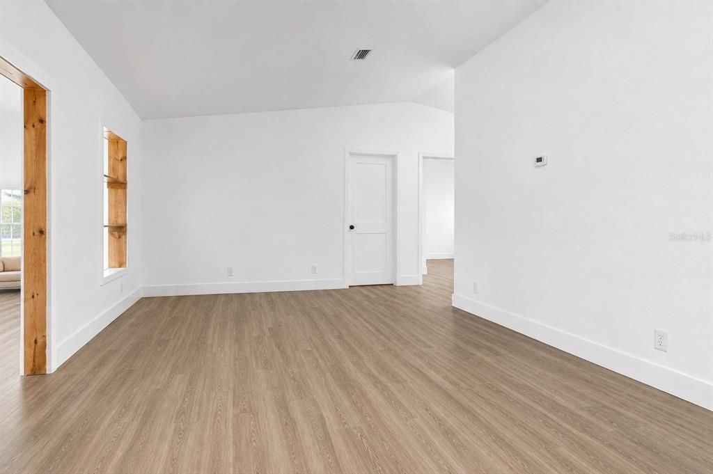 En Venta: $369,000 (4 camas, 2 baños, 1578 Pies cuadrados)