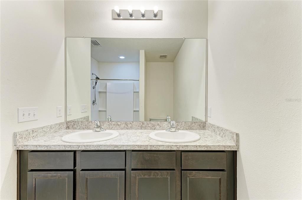 For Sale: $319,990 (3 beds, 2 baths, 1516 Square Feet)