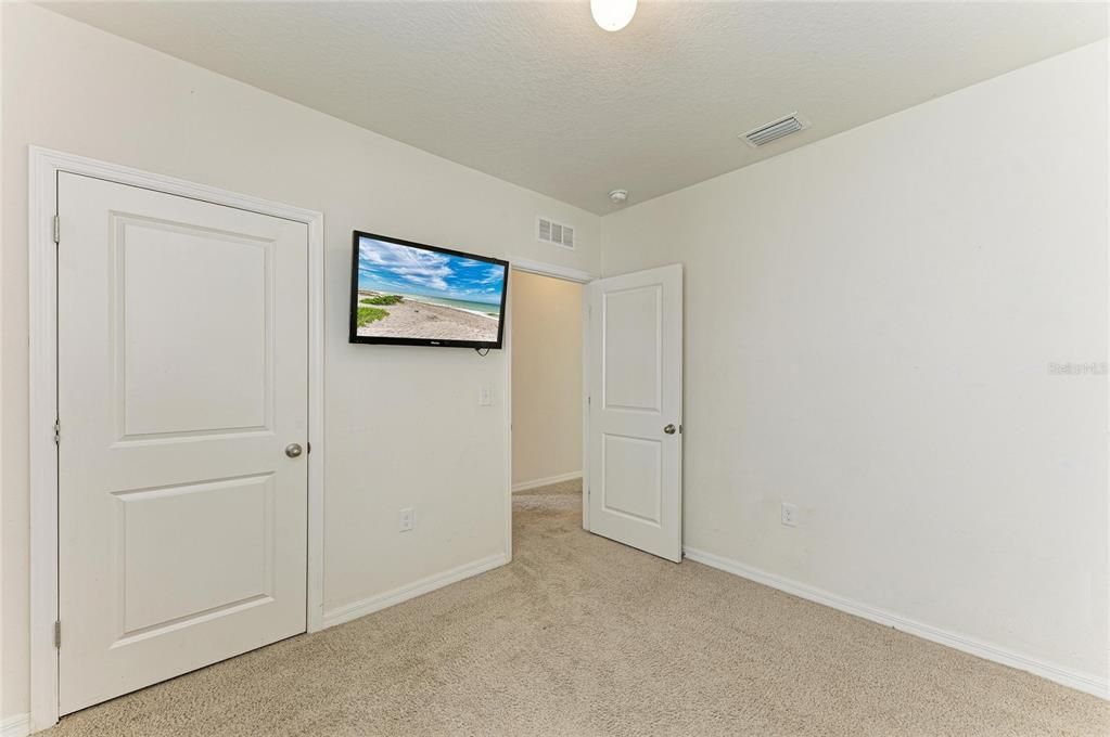 For Sale: $319,990 (3 beds, 2 baths, 1516 Square Feet)