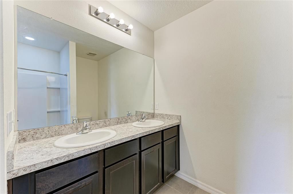 For Sale: $319,990 (3 beds, 2 baths, 1516 Square Feet)