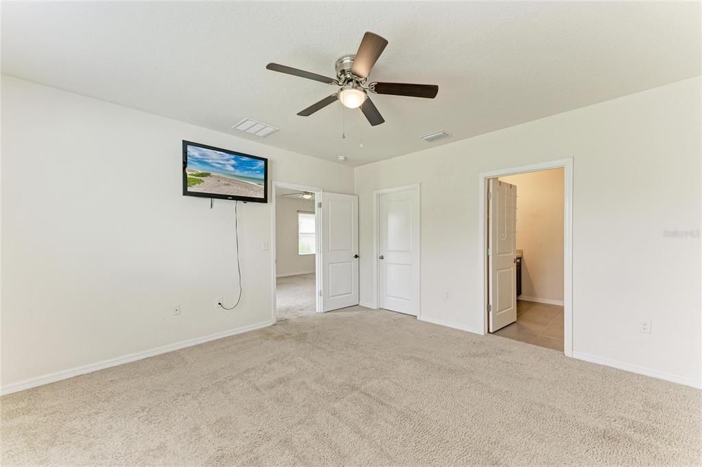 For Sale: $319,990 (3 beds, 2 baths, 1516 Square Feet)