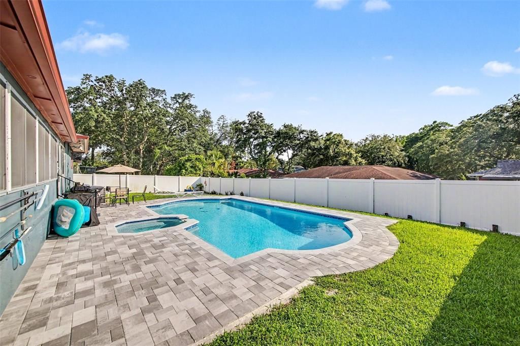 En Venta: $575,000 (4 camas, 2 baños, 1943 Pies cuadrados)