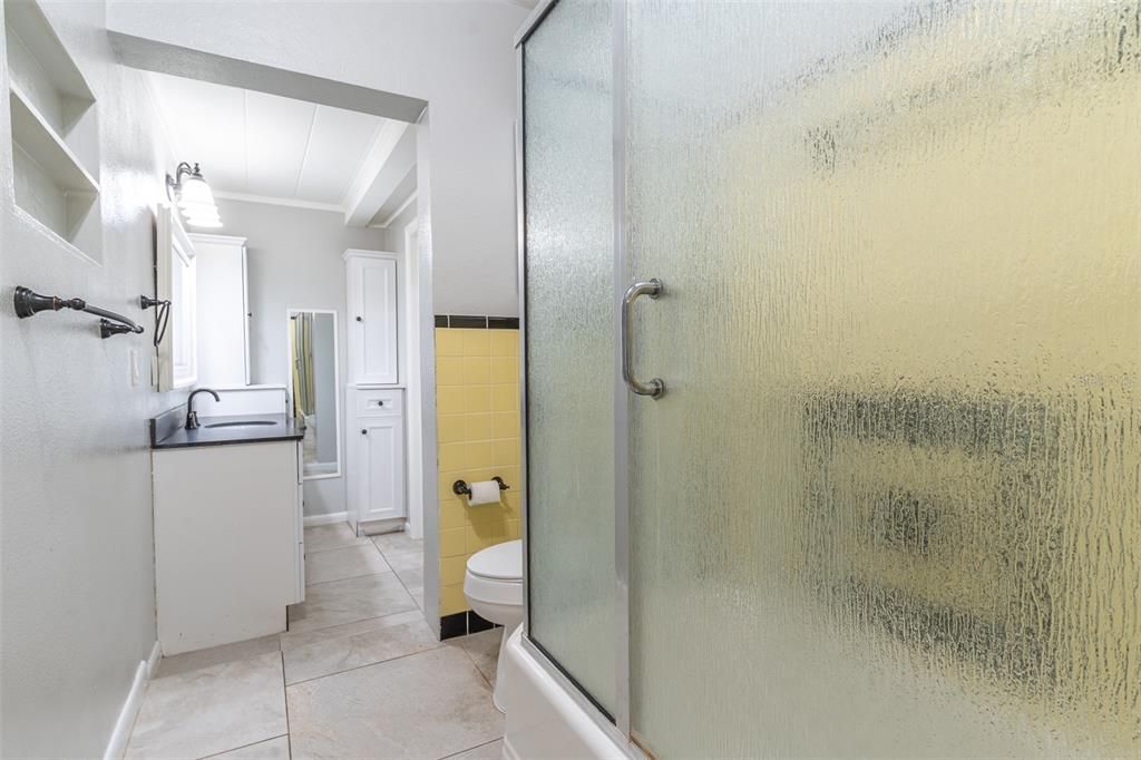 В аренду: $1,600 (2 спален, 1 ванн, 1140 Квадратных фут)