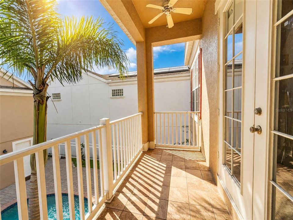 En Venta: $595,000 (4 camas, 3 baños, 2815 Pies cuadrados)