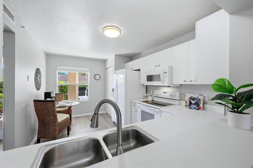 En Venta: $235,000 (2 camas, 2 baños, 1106 Pies cuadrados)