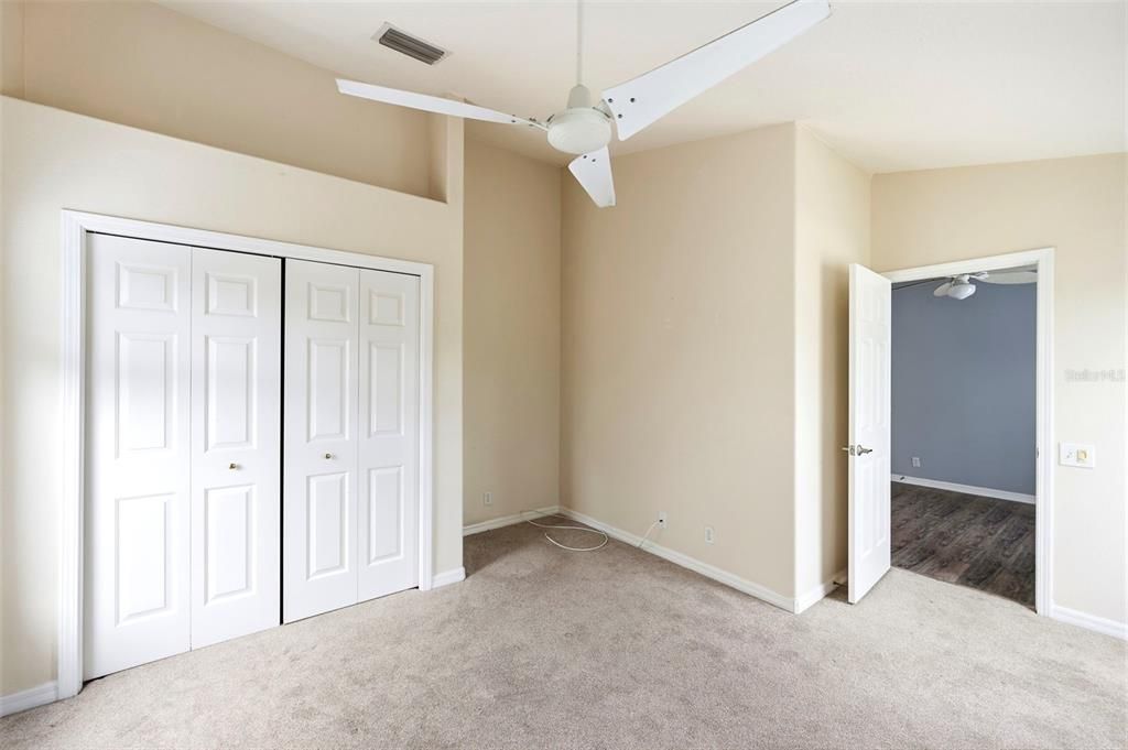 For Sale: $279,900 (2 beds, 1 baths, 1271 Square Feet)