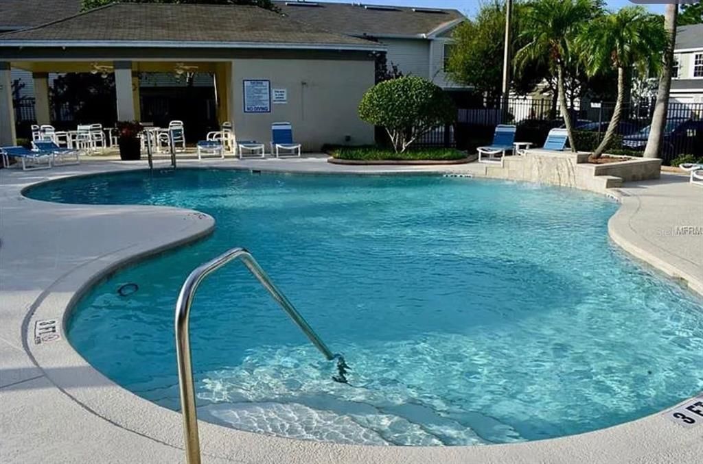 For Sale: $279,900 (2 beds, 1 baths, 1271 Square Feet)