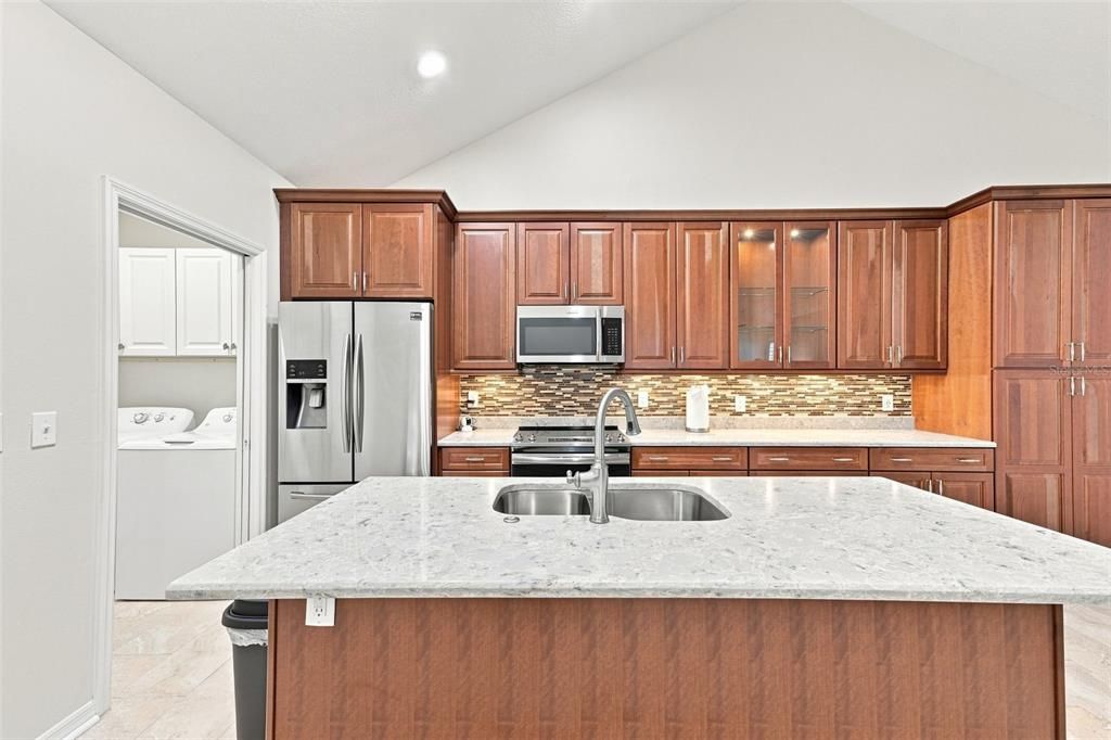 For Sale: $265,000 (2 beds, 2 baths, 1164 Square Feet)