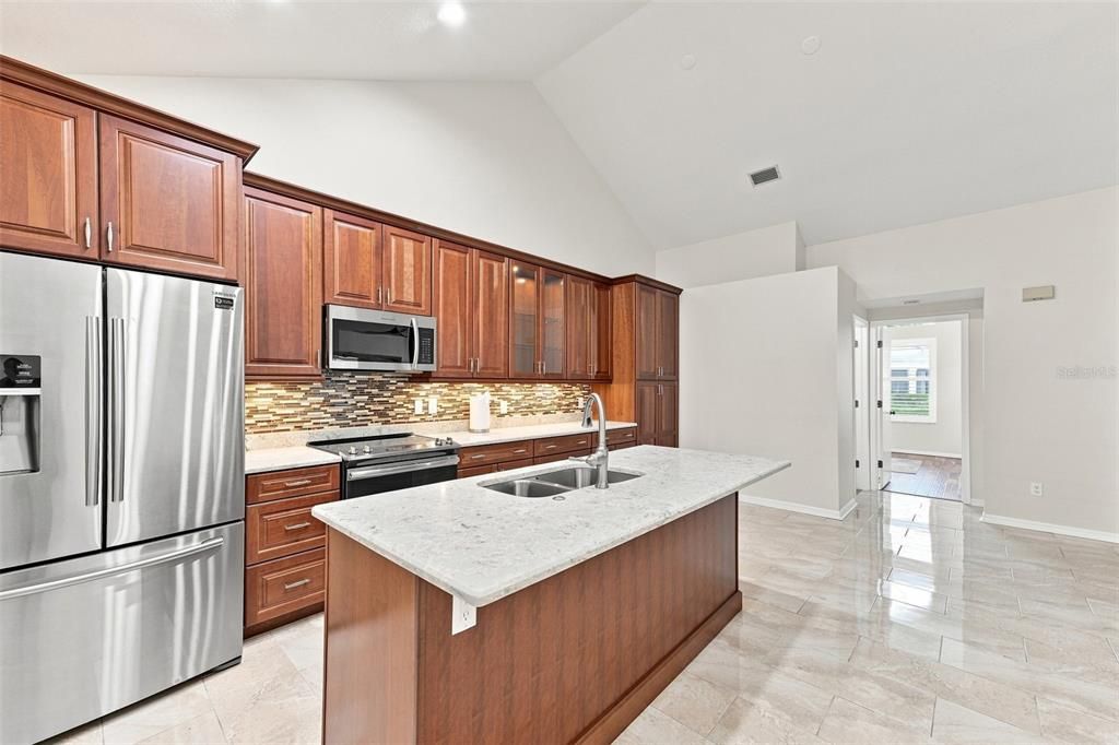 For Sale: $265,000 (2 beds, 2 baths, 1164 Square Feet)