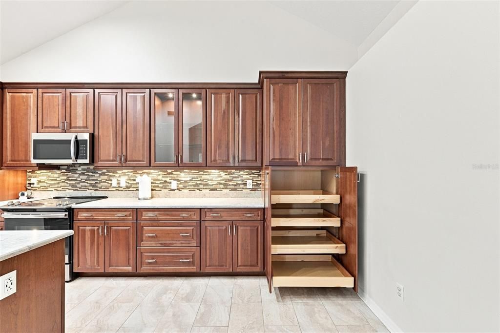 For Sale: $265,000 (2 beds, 2 baths, 1164 Square Feet)