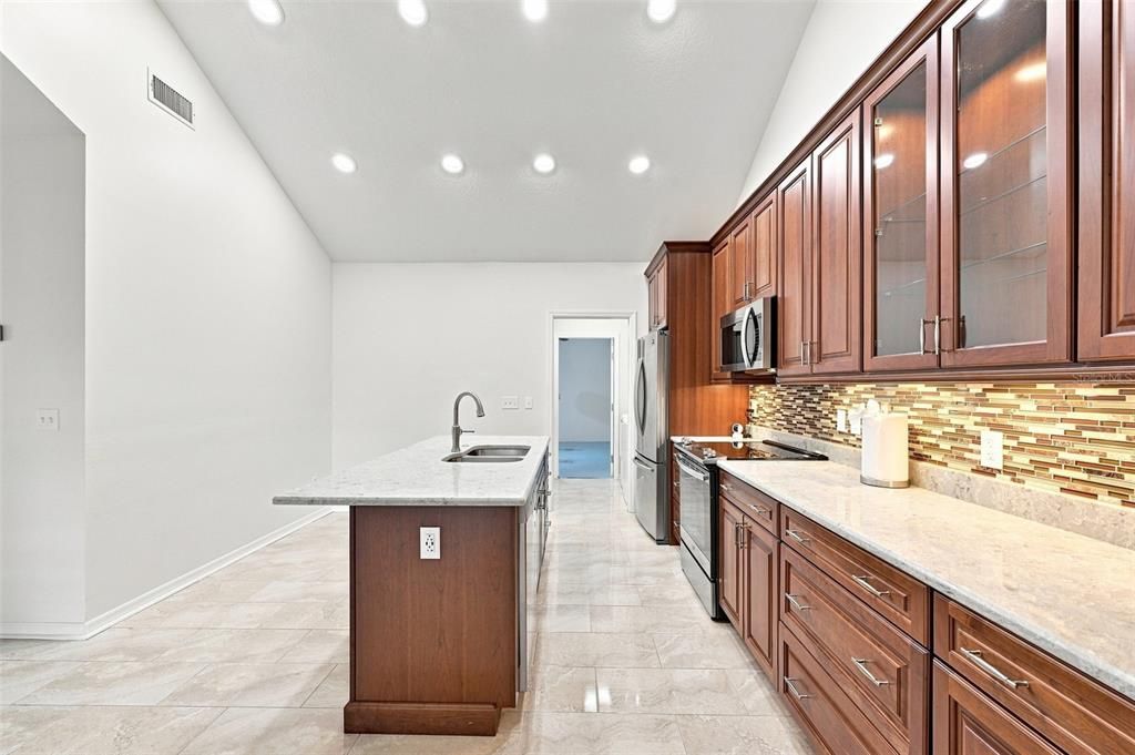 For Sale: $265,000 (2 beds, 2 baths, 1164 Square Feet)