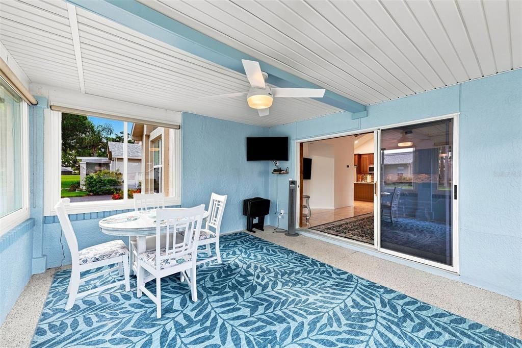 For Sale: $265,000 (2 beds, 2 baths, 1164 Square Feet)