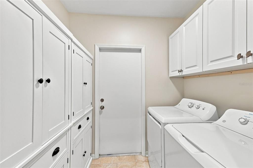 For Sale: $265,000 (2 beds, 2 baths, 1164 Square Feet)