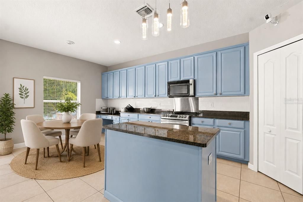 En Venta: $499,000 (6 camas, 3 baños, 3044 Pies cuadrados)