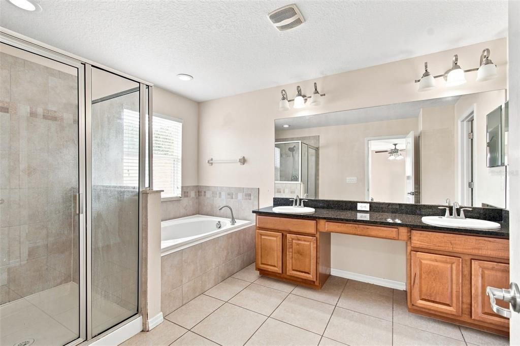 En Venta: $499,000 (6 camas, 3 baños, 3044 Pies cuadrados)