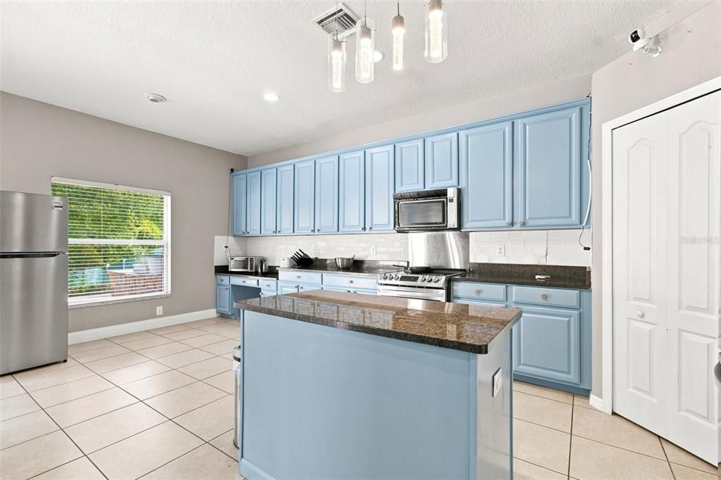 En Venta: $499,000 (6 camas, 3 baños, 3044 Pies cuadrados)