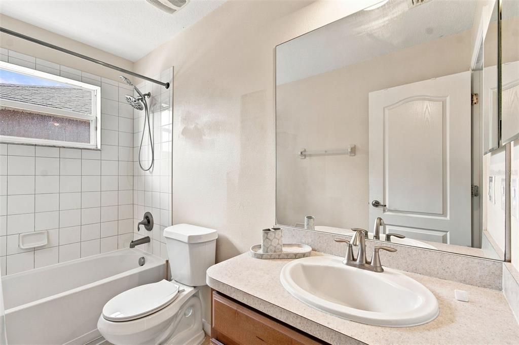 En Venta: $499,000 (6 camas, 3 baños, 3044 Pies cuadrados)