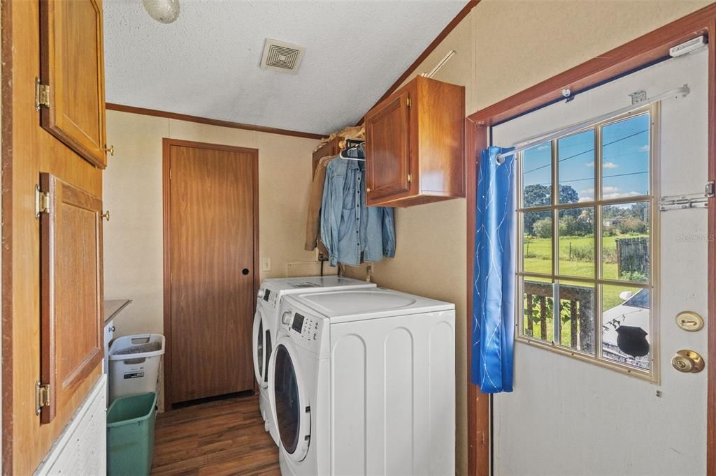 На продажу: $385,000 (3 спален, 2 ванн, 1890 Квадратных фут)