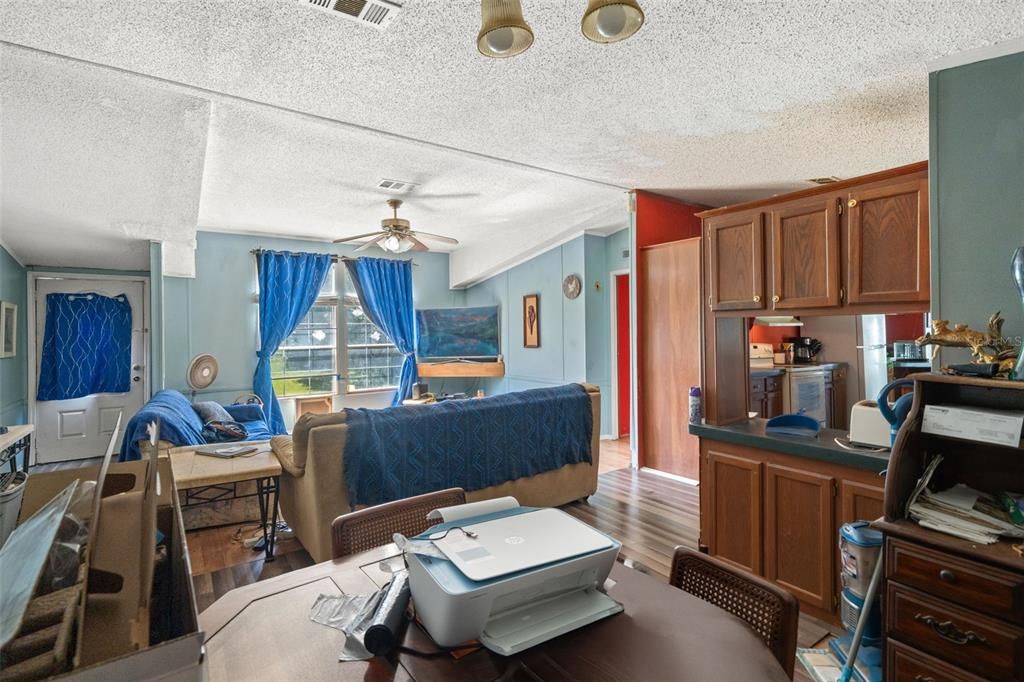 На продажу: $385,000 (3 спален, 2 ванн, 1890 Квадратных фут)
