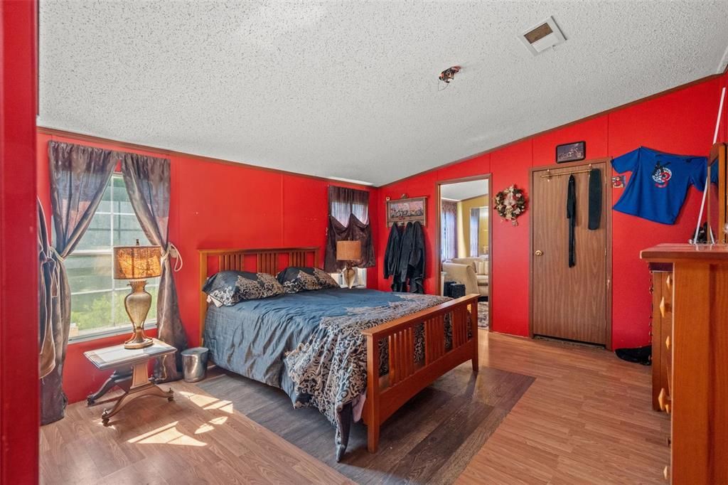 На продажу: $385,000 (3 спален, 2 ванн, 1890 Квадратных фут)