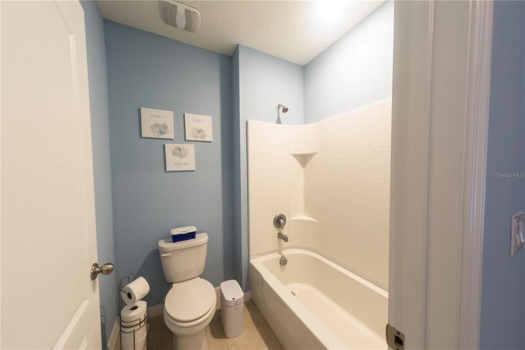 Activo con contrato: $490,000 (5 camas, 3 baños, 2626 Pies cuadrados)