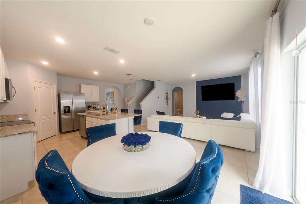 Activo con contrato: $490,000 (5 camas, 3 baños, 2626 Pies cuadrados)